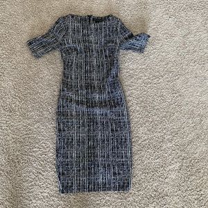 A Pea in the Pod size XS maternity dress, black and white